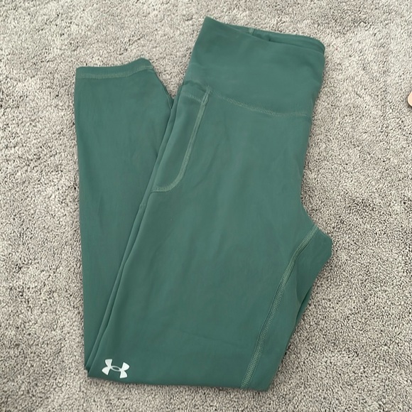 Sage green under armour cropped leggings - Picture 1 of 2